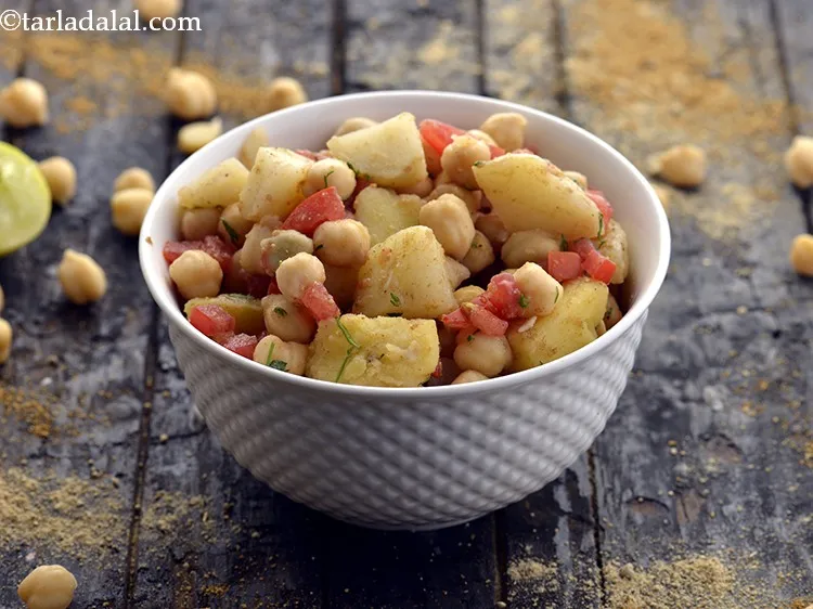 Step 14 – <div> Serve <strong>potato chickpea salad</strong> immediately or refrigerate it for 1 hour and serve chilled.</div>