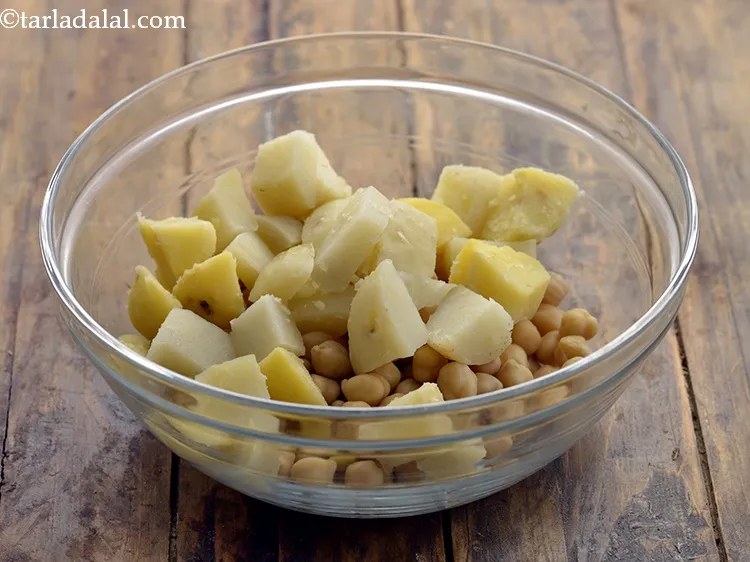 Step 10 – Add the potatoes. If you wish to make it healthy, use paneer or sweet potato.