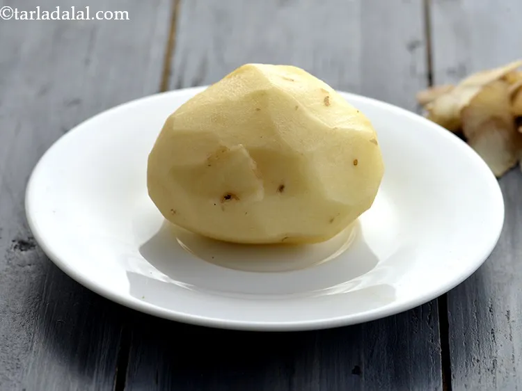 Step 11 – Peel the potatoes with a sterilized peeler and discard the peels.&nbsp;