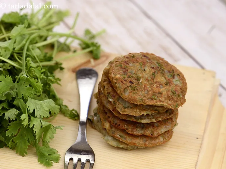 स्टेप 22 – हरी चटनी के साथ <strong>आलू बाजरा पैनकेक को | बाजरा …