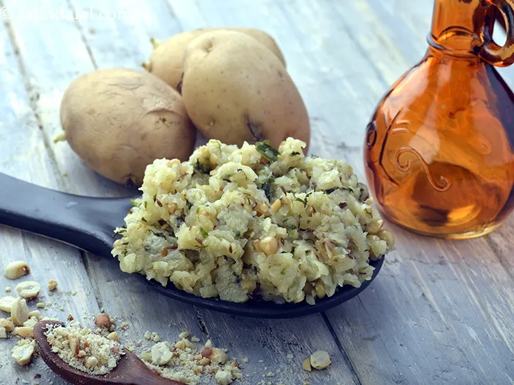 Step 25 – Serve <strong>potato khichdi recipe | Indian aloo khichdi for vrat, upvas | grated potato khichdi …