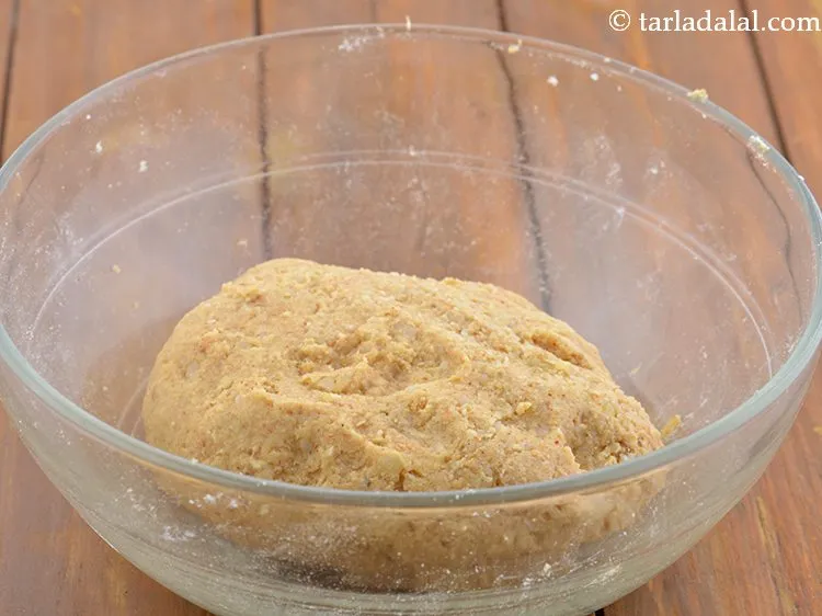 स्टेप 6 – एक गहरी कटोरी में सभी सामग्री को अच्छी तरह मिलाएं …