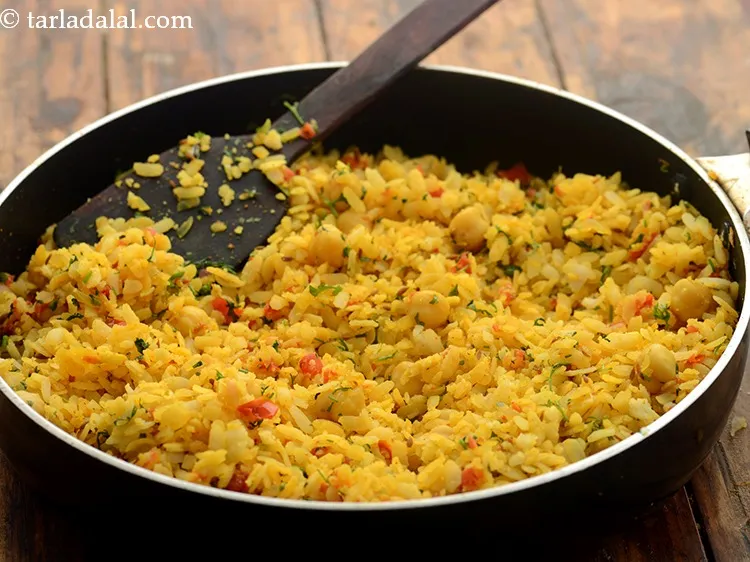 Step 17 – Mix well and cook on medium flame for 2 to 3 minutes, while stirring occasionally.&nbsp;