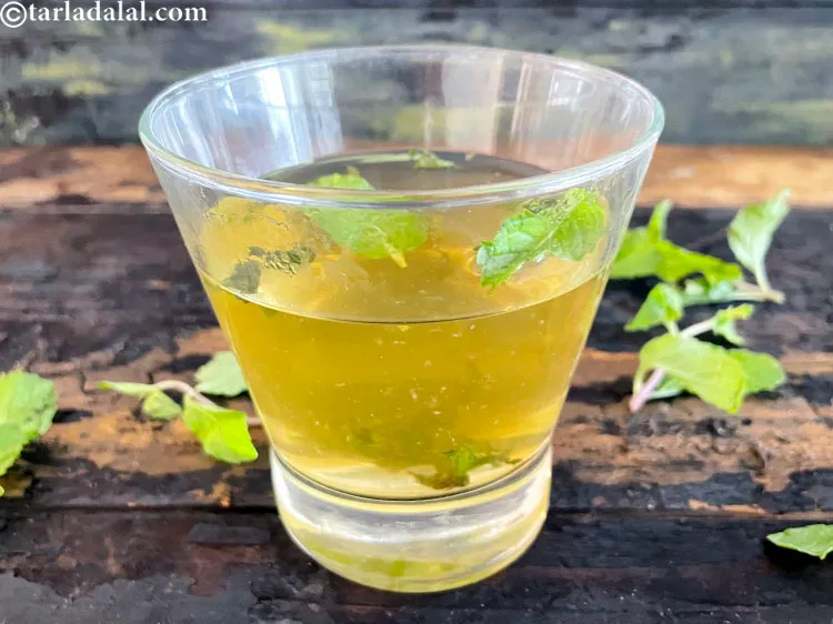 Step 18 – Mix <strong>pudina green tea | mint leaves green tea | healthy&nbsp;pudina green tea |&nbsp;</strong>&nbsp;well.