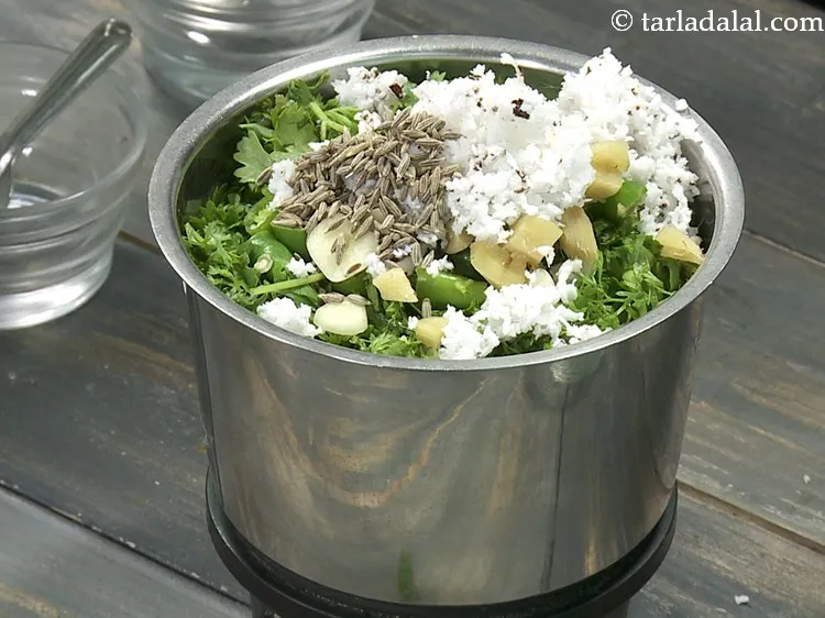 स्टेप 7 – जीरा डालें।