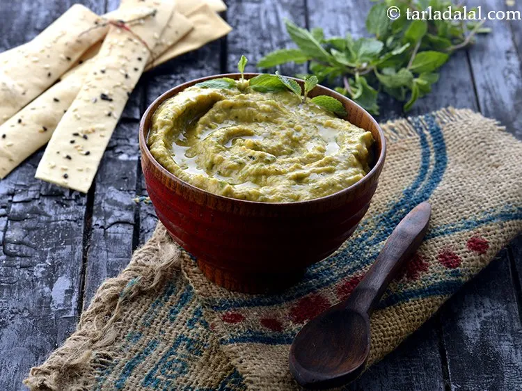 स्टेप 10 – एक गहरे कटोरे में डालें और कम से कम १ …