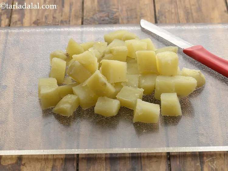 Step 3 – Cut the potatoes into cubes and keep aside.