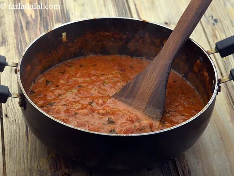 स्टेप 39 – अच्छी तरह मिलाएं और लगातार हिलाते हुए मध्यम आँच पर …