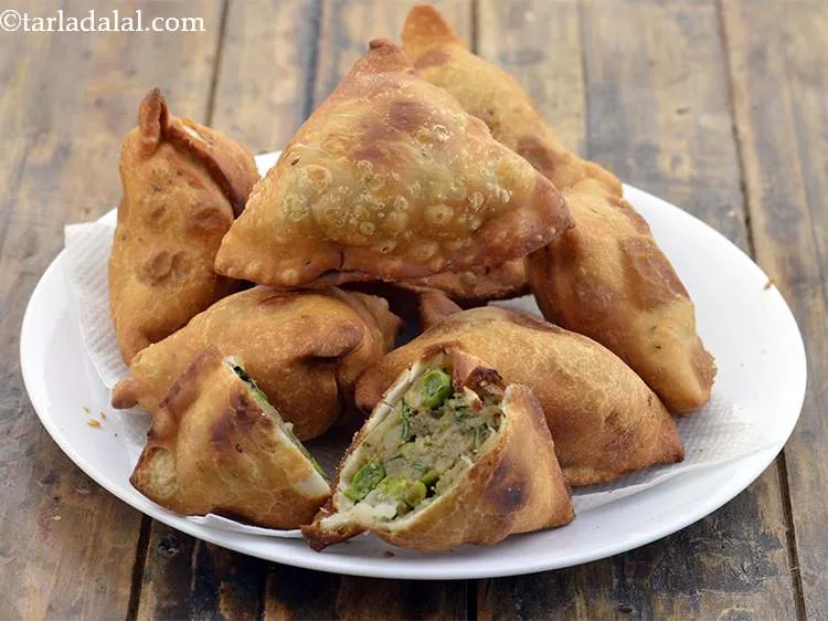 Step 35 – Drain the&nbsp;<strong>samosa | Mumbai street style samosa | veg samosa | authentic samosa |</strong><strong>&nbsp;</strong>on an …