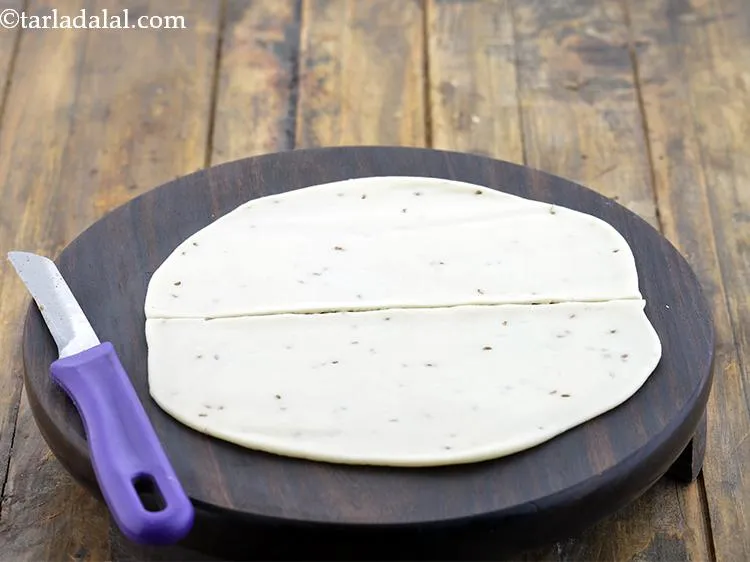 Step 24 – Cut the oval horizontally into 2 equal portions using a knife.