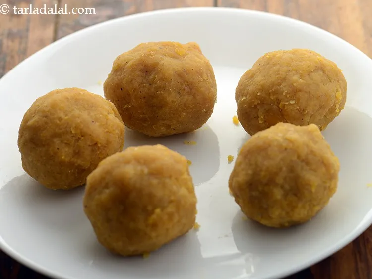 Step 16 – Divide the puran poli mixture into 5 equal portions and set aside.&nbsp;