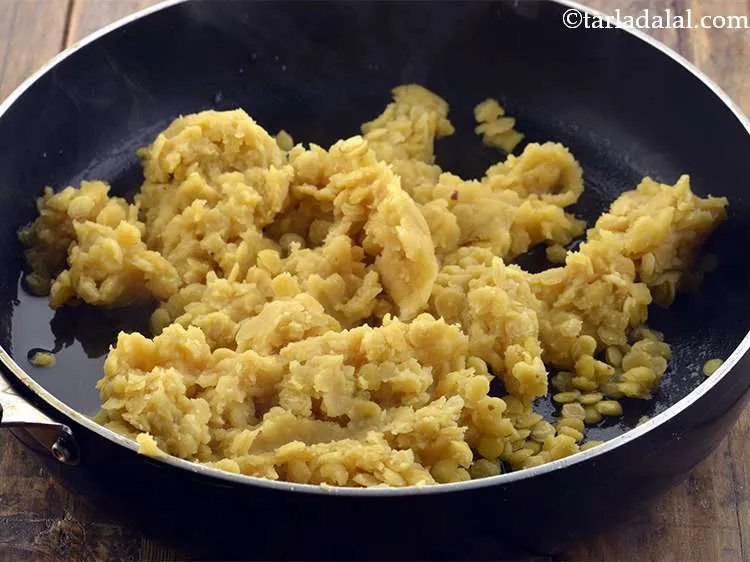 स्टेप 15 – इसमें दाल डालें।