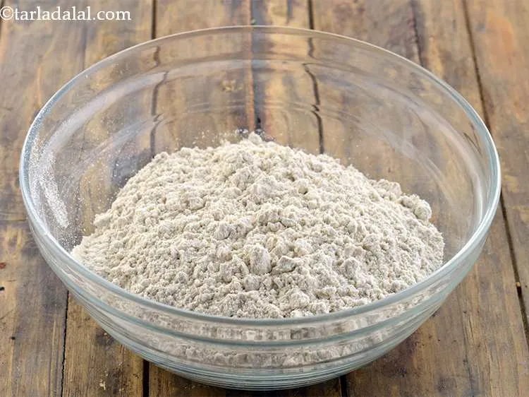 स्टेप 2 – <strong>पूरन पोली</strong> का आटा बनाने के लिए | <strong>गुजराती पुरन …