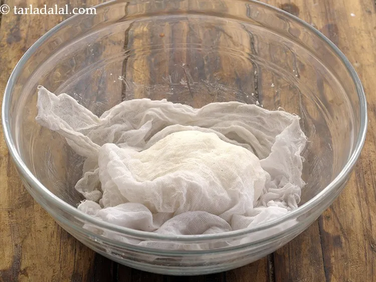 Step 38 – Cover it with a damp muslin cloth and keep aside for 10 minutes.