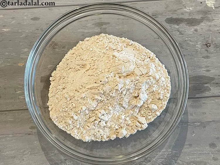 स्टेप 8 – <strong>प्याज की रोटी </strong>बनाने के लिए | <strong>प्याज का पराठा …