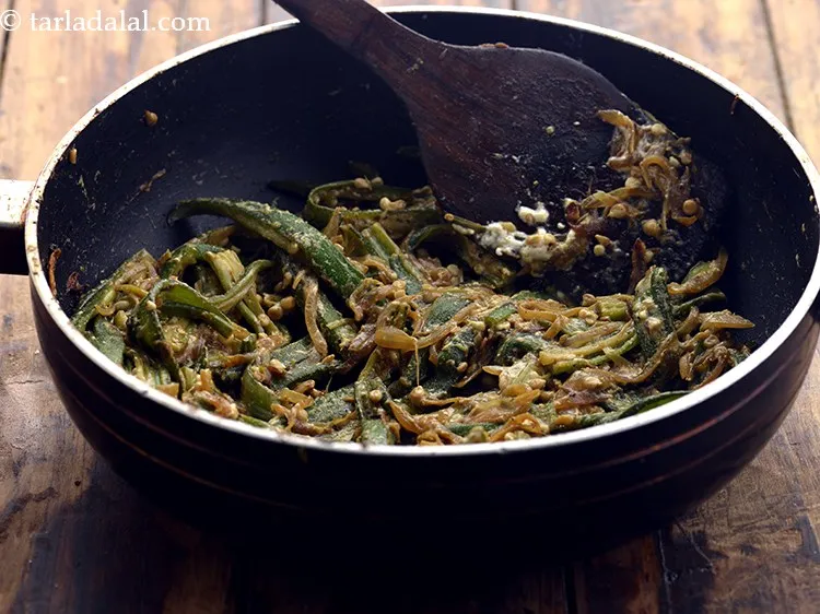Step 14 – Mix well and cook for 1 to 2 more minutes. Our&nbsp;<strong>healthy pyaz wali bhindi | …
