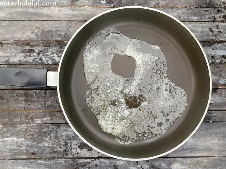 स्टेप 7 – <strong>क्विक मशरूम का सूप</strong> बनाने के लिए | <strong>मशरूम सूप …