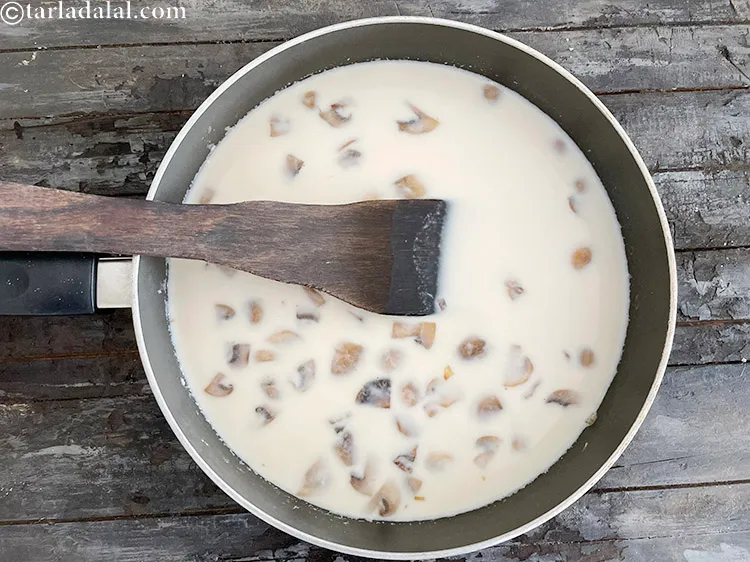 स्टेप 15 – दूध-पानी का सभी मिश्रण को मिलाने के बाद यह कुछ …