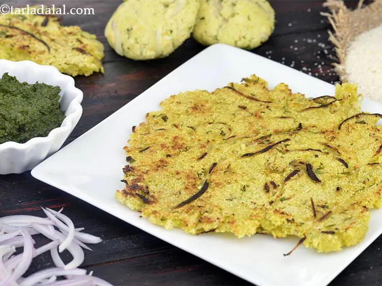 स्टेप 19 – <a href=""https://www.tarladalal.com/green-chutney-for-dhokla-sandwiches-indian-snacks-hindi-1468r"" target=""_blank""><strong>हरी चटनी</strong></a> या <a href=""https://www.tarladalal.com/tomato-ketchup-tomato-sauce-homemade-tomato-ketchup-hindi-40725r"" target=""_blank""><strong>टमॅटो कैचप</strong></a> के …