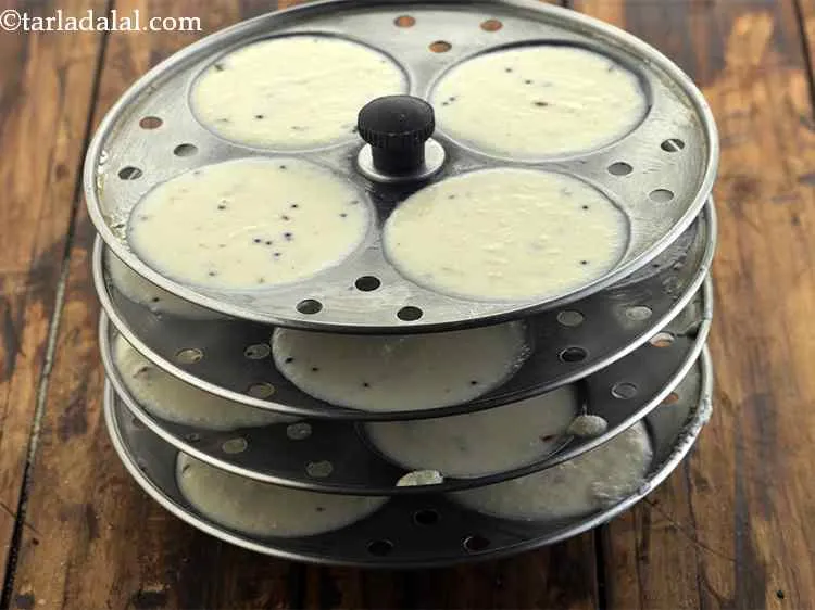 स्टेप 18 – स्टीमर में ७ से ८ मिनट तक या इडली के …