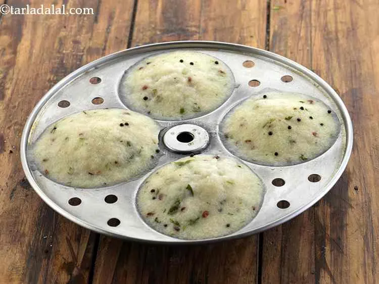 स्टेप 19 – स्टीमर में ७ से ८ मिनट तक या इडली के …