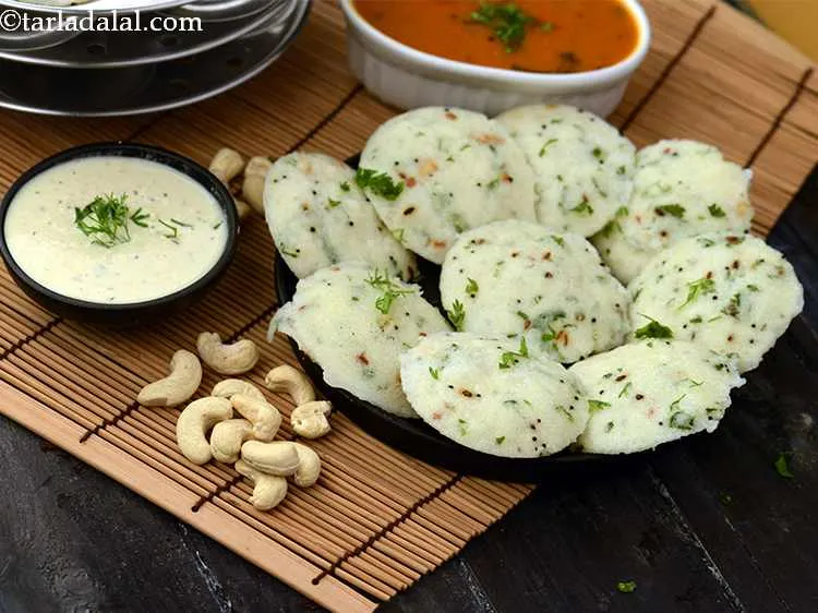 Step 21 – Enjoy soft and light&nbsp;<strong>sooji idli&nbsp;</strong>|&nbsp;<strong>&nbsp;instant rava idli</strong>&nbsp;|&nbsp;<strong>suji idli</strong>&nbsp;|&nbsp;<strong>instant suji ki idli&nbsp;|</strong>&nbsp;with authentic&nbsp;sambhar and coconut chutney.