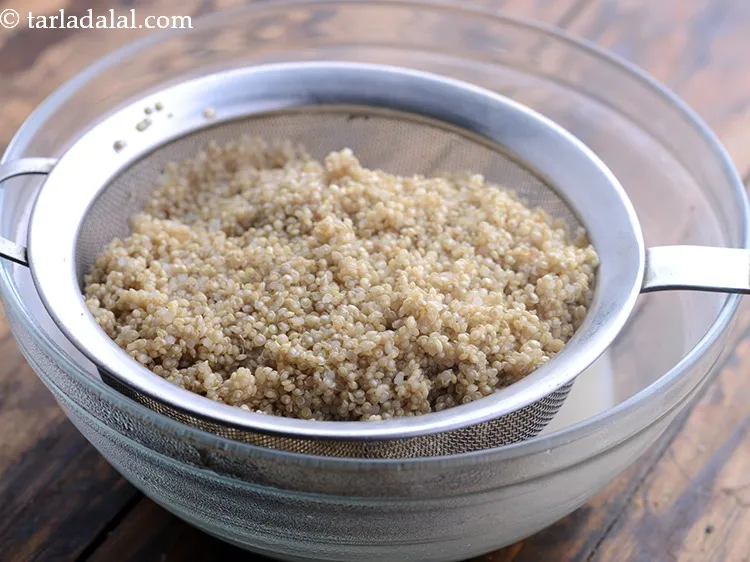 स्टेप 12 – १२ मिनट के बाद, क्विनोआ को छान लें, और क्विनोआ …