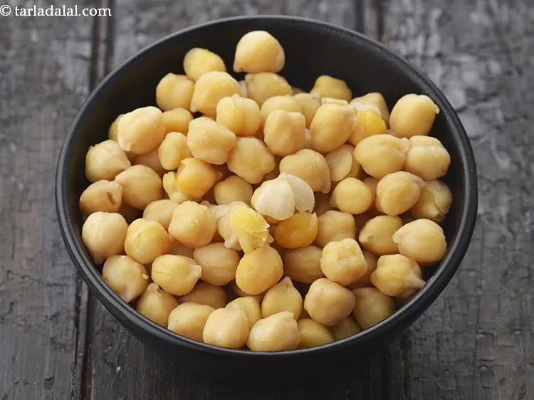 Step 11 – For <strong>quinoa brown rice salad,</strong> add some boiled kabuli chana as well.