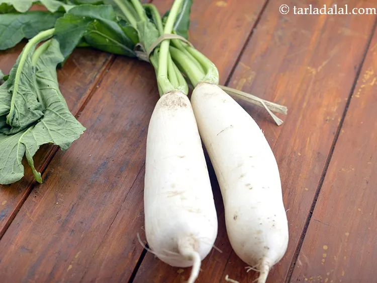 Step 6 – Radish with their leaves intact are usually tied in bunches.
