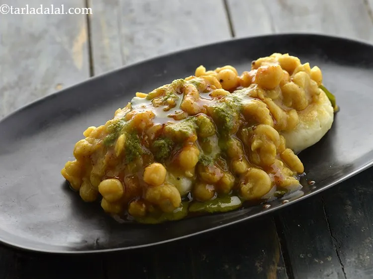 Step 49 – Drizzle 1 tsp of green chutney.