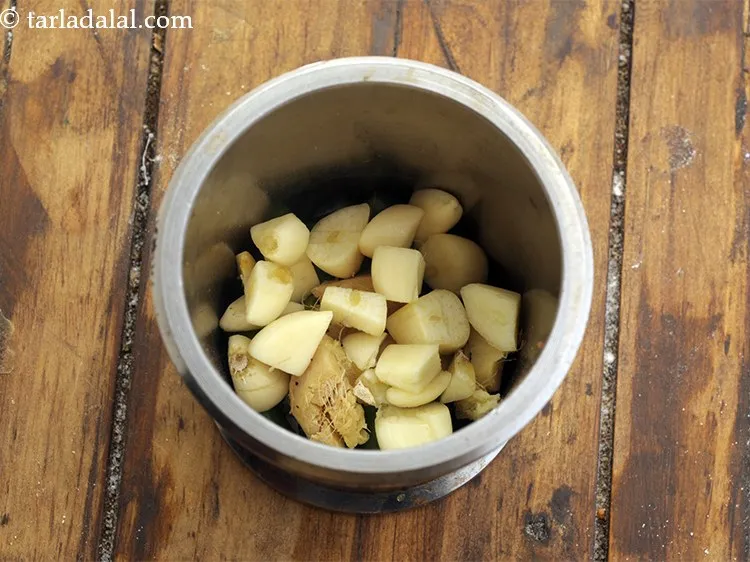 Step 12 – <p>Add garlic.</p>