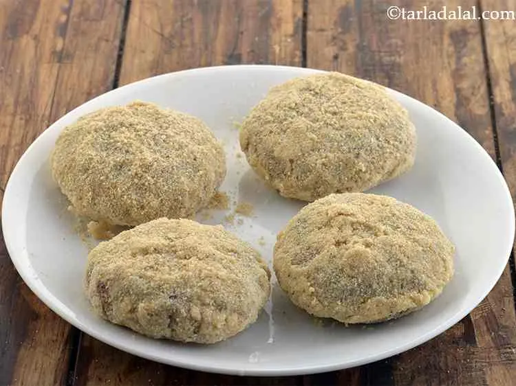 Step 77 – The cutlets should be coated very well with the breadcrumbs so they turn crisp on …