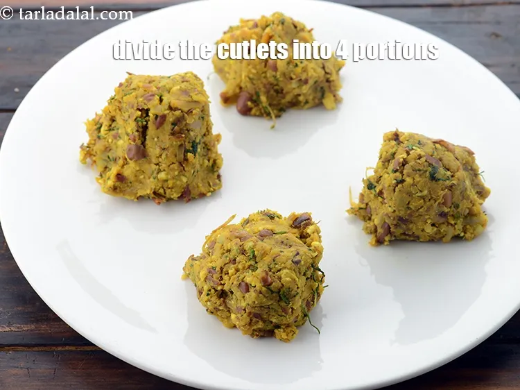 Step 44 – Divide the mixture for the cutlets into 4 equal portions.&nbsp;