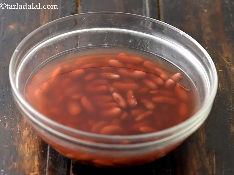 Step 6 – To make&nbsp;<strong>rajma salad recipe | healthy rajma salad | Indian style kidney bean salad |&nbsp;</strong>soak …