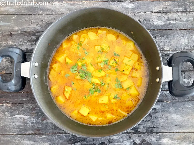 स्टेप 24 – धनिया से गार्निश करें।