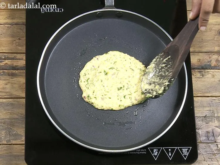 स्टेप 17 – इसे १२५ मि। मी। (५&rdquo;) व्यास के गोल में हल्के …