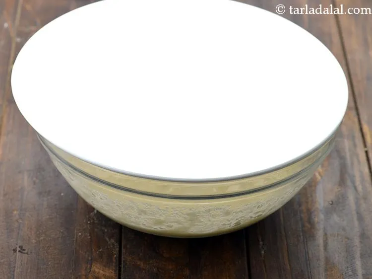 स्टेप 4 – ढक्कन के साथ कवर करें और २० मिनट के लिए …