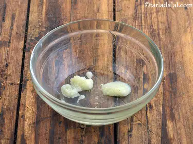 Step 8 – To make the tempering of&nbsp;<strong>rava idli in microwave | microwave sooji idli | quick rava …