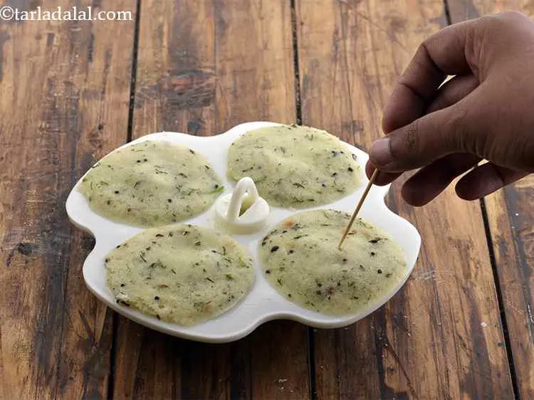 Step 25 – To make&nbsp;<strong>rava idli in microwave | microwave sooji idli | quick rava idli in microwave …