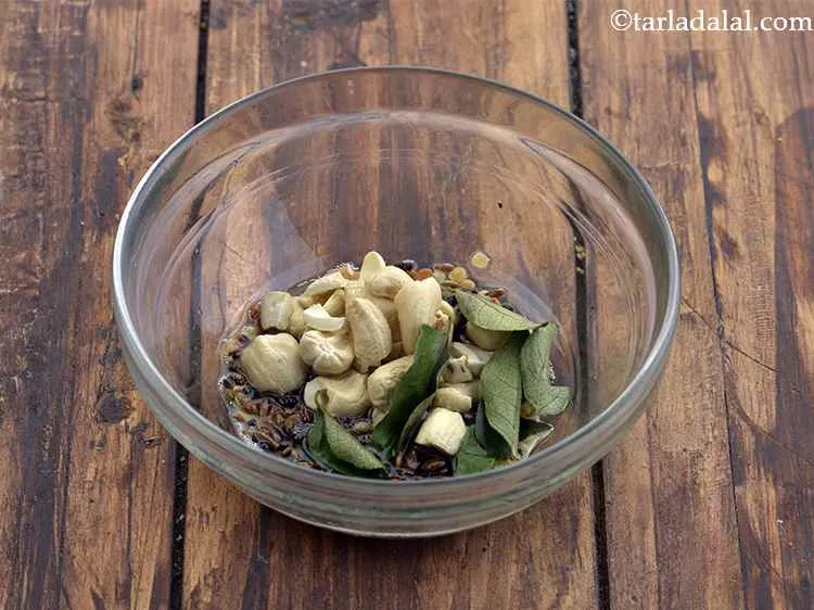 Step 14 – To make the tempering of&nbsp;<strong>rava idli in microwave | microwave sooji idli | quick rava …