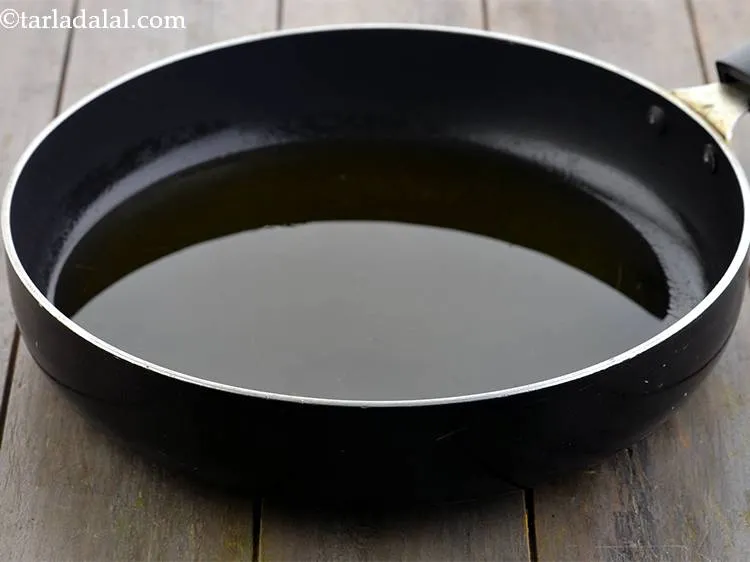 स्टेप 1 – <strong>रवा शीरा</strong> बनाने की विधि | <strong>सूजी का हलवा</strong> | …