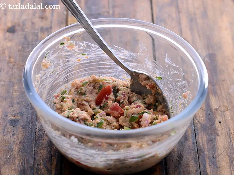 स्टेप 9 – सभी अवयवों का मिश्रण तैयार करने के लिए, अच्छी तरह …