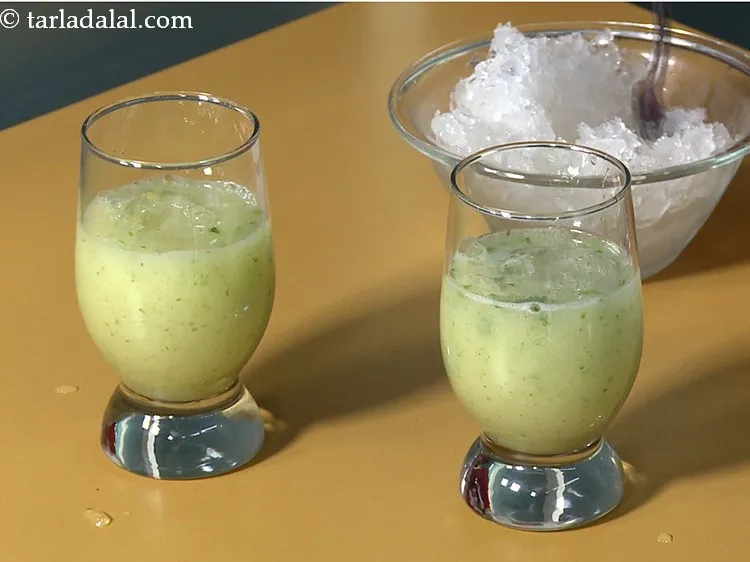 Step 19 – Pour equal quantities of the drink over it.