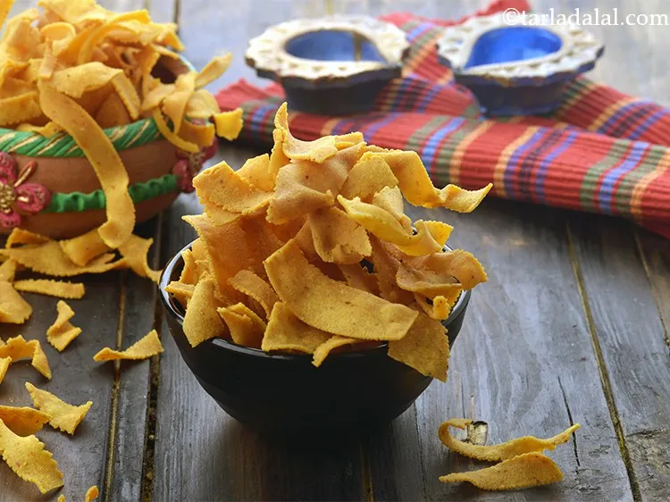 Step 19 – Cool the&nbsp;<strong>ribbon pakoda </strong>completely<strong>.&nbsp;</strong>&nbsp;Once cooled, then store the <strong>ribbon sev</strong> in an air-tight container and …