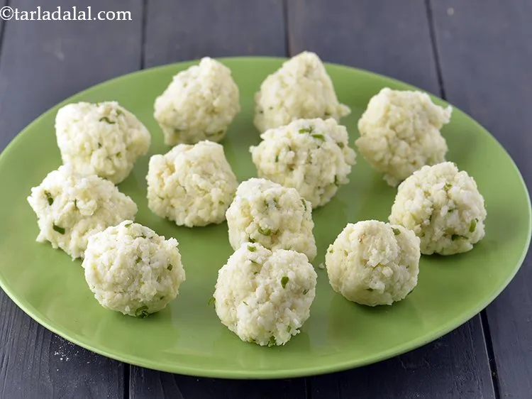 Step 10 – For frying the <strong>rice and cheese balls</strong>, divide the mixture into 12 equal portions.