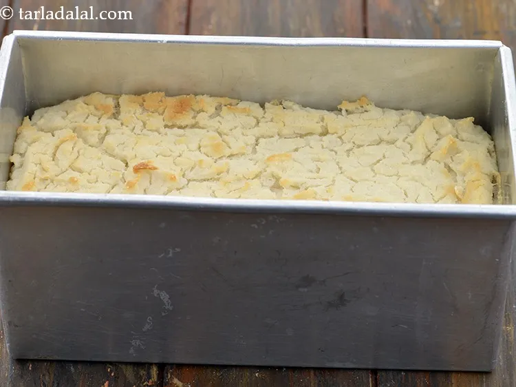 स्टेप 18 – इसे पहले से गरम ओवन में २००&deg;से (४००&deg;फ) पर ४० …