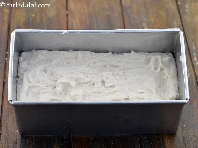 स्टेप 16 – <strong>चावल के आटे का ब्रेड</strong> के घोल को | <strong>राइस …