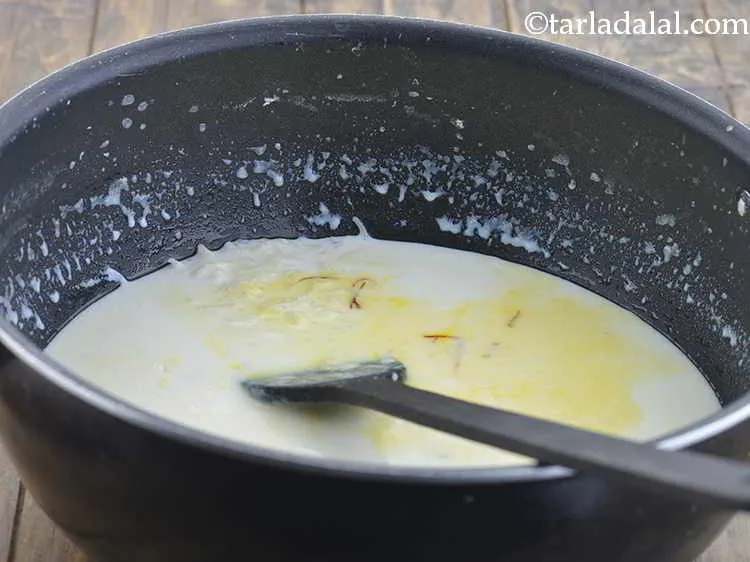 Step 14 – Add the saffron-milk mixture. This provides a yellowish colour to the kheer and pleasant smell …