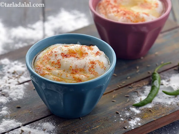 Step 13 – Serve the <strong>rice khichu</strong> immediately.