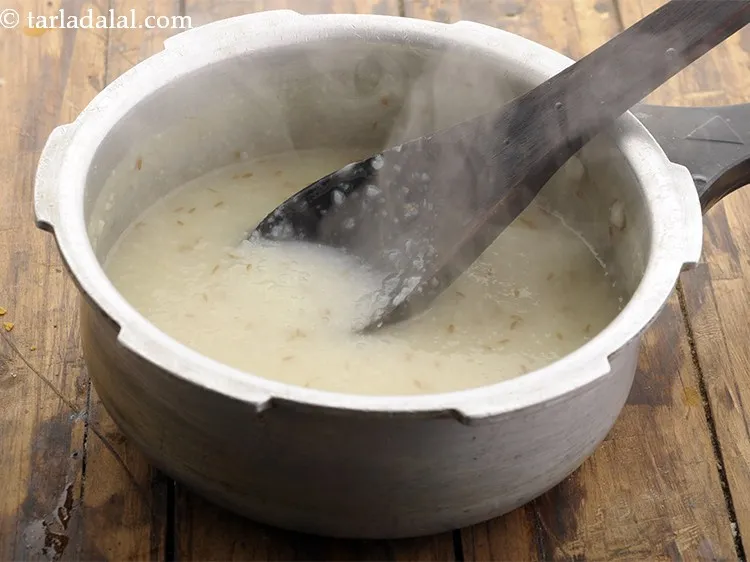 स्टेप 12 – धीमी आंच पर ५ से ७ मिनट के लिए या …